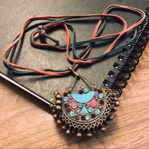 NECKLACE 🧫 Jeweled Disc Pendant Necklace